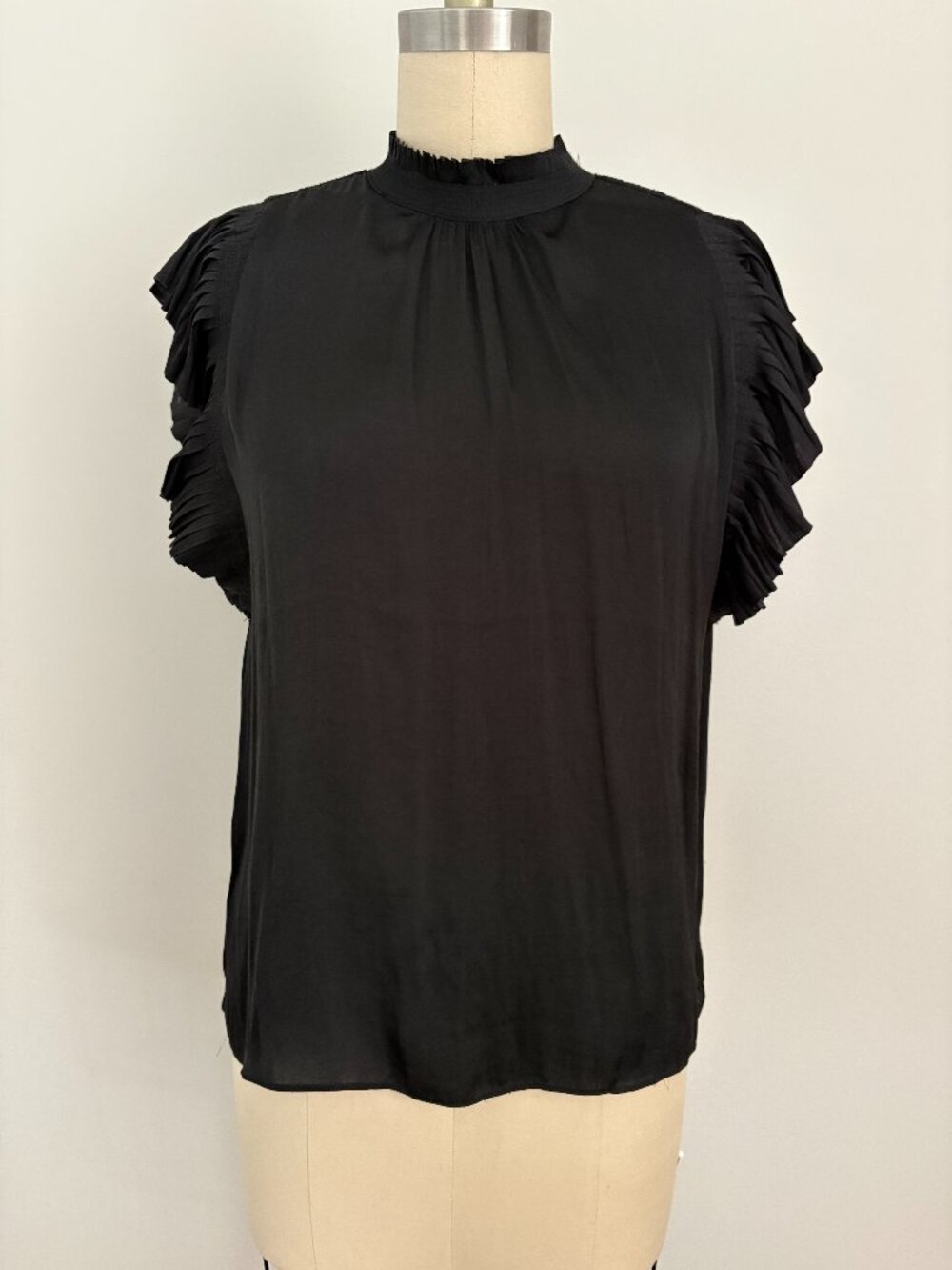 Maison d’Amelie Paris Black Smocked Mock Neck Ruffle Cap Sleeve Blouse Party S